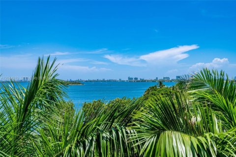 Condo à Miami, Floride, 2 chambres  № 2173038