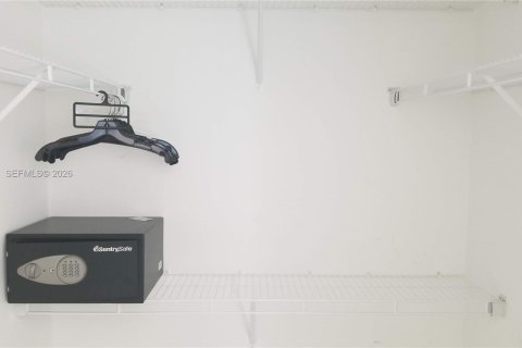 Copropriété à louer à Miami, Floride: 2 chambres, 95.13 m2 № 2053113 - photo 7