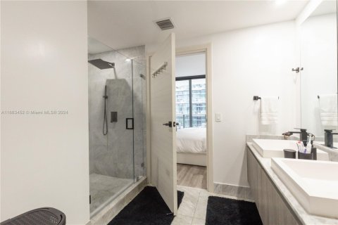 Купить кондоминиум в Майами, Флорида 1 спальня, 80.45м2, № 1703630 - фото 17