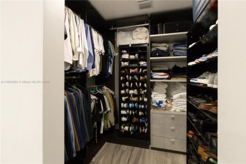 Купить кондоминиум в Майами, Флорида 1 спальня, 80.45м2, № 1703630 - фото 18