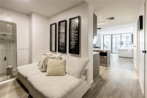 Купить кондоминиум в Майами, Флорида 1 спальня, 80.45м2, № 1703630 - фото 6