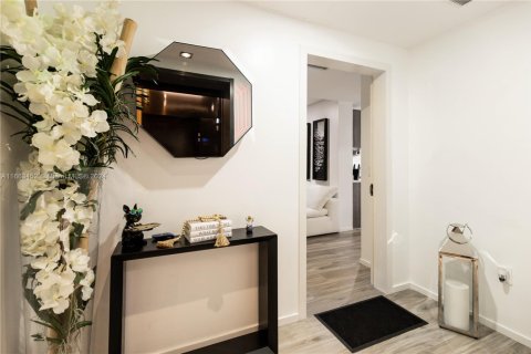 Купить кондоминиум в Майами, Флорида 1 спальня, 80.45м2, № 1703630 - фото 4