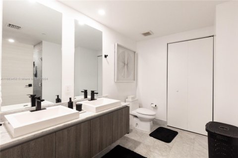 Купить кондоминиум в Майами, Флорида 1 спальня, 80.45м2, № 1703630 - фото 16