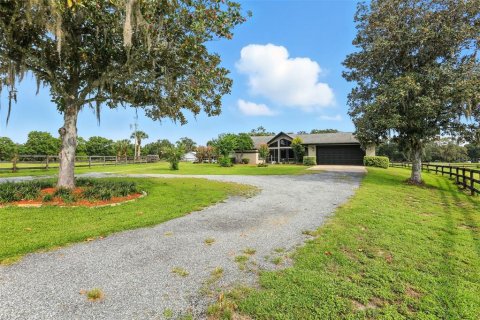 House in Citra, Florida 3 bedrooms, 180.79 sq.m. № 1913159 - photo 2