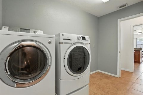 House in Citra, Florida 3 bedrooms, 180.79 sq.m. № 1913159 - photo 14