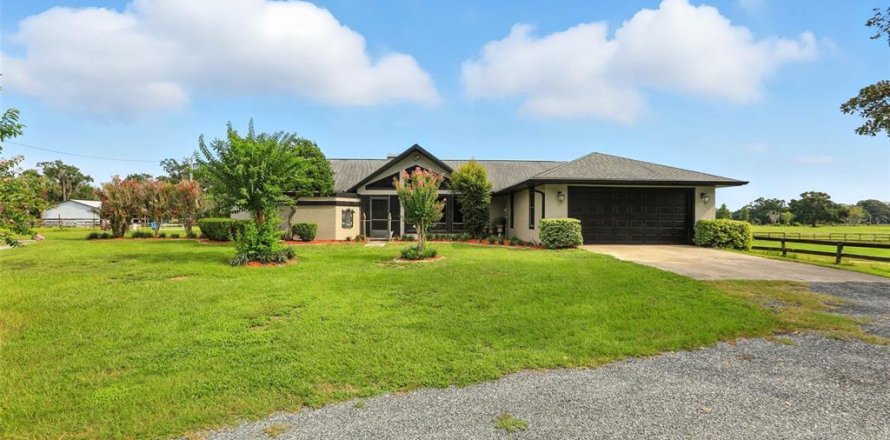 Villa ou maison à Citra, Floride 3 chambres, 180.79 m2 № 1913159