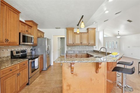 House in Citra, Florida 3 bedrooms, 180.79 sq.m. № 1913159 - photo 10