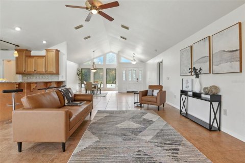 House in Citra, Florida 3 bedrooms, 180.79 sq.m. № 1913159 - photo 7