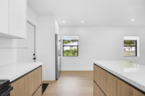 House in Miami Gardens, Florida 4 bedrooms, 103.31 sq.m. № 1982053 - photo 26