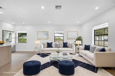 House in Miami Gardens, Florida 4 bedrooms, 103.31 sq.m. № 1982053 - photo 20