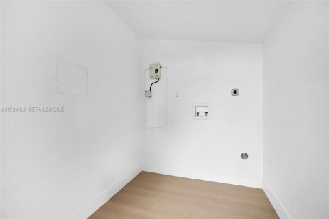 House in Miami Gardens, Florida 4 bedrooms, 103.31 sq.m. № 1982053 - photo 28