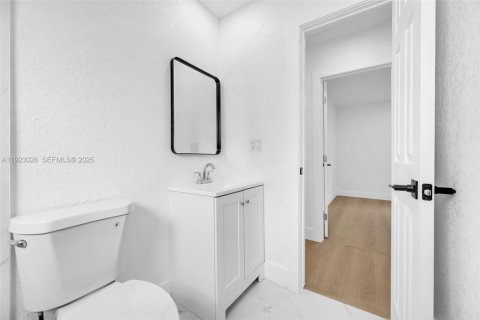 House in Miami Gardens, Florida 4 bedrooms, 103.31 sq.m. № 1982053 - photo 16