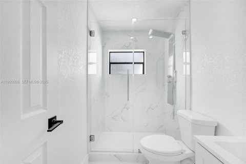 House in Miami Gardens, Florida 4 bedrooms, 103.31 sq.m. № 1982053 - photo 15