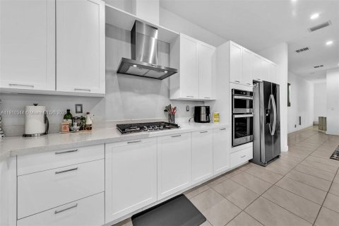 Villa ou maison à vendre à Doral, Floride: 4 chambres, 265.98 m2 № 1966475 - photo 15