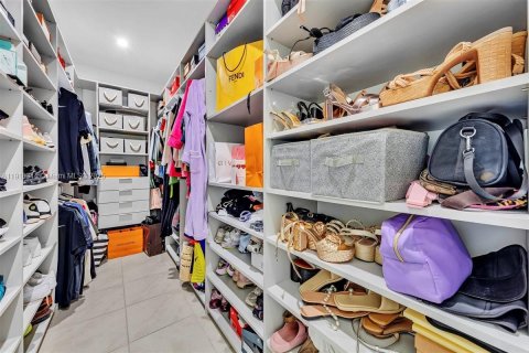 Villa ou maison à vendre à Doral, Floride: 4 chambres, 265.98 m2 № 1966475 - photo 23