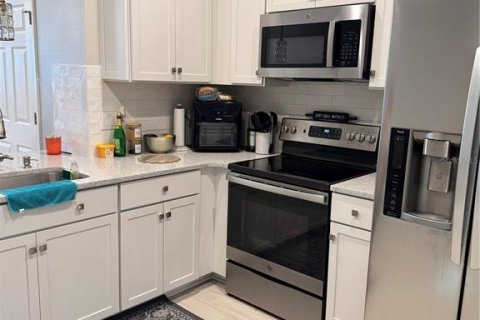 Townhouse in Wesley Chapel, Florida 2 bedrooms, 145.95 sq.m. № 2156348 - photo 8