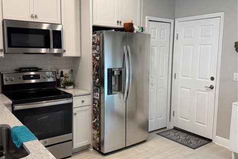 Townhouse in Wesley Chapel, Florida 2 bedrooms, 145.95 sq.m. № 2156348 - photo 7