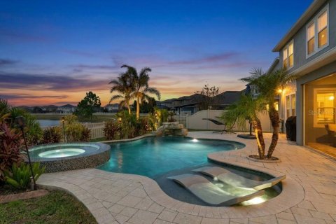 Casa en Lutz, Florida 5 dormitorios, 268.12 m2 № 2120006