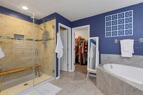 House in Lutz, Florida 5 bedrooms, 268.12 sq.m. № 2120006 - photo 20