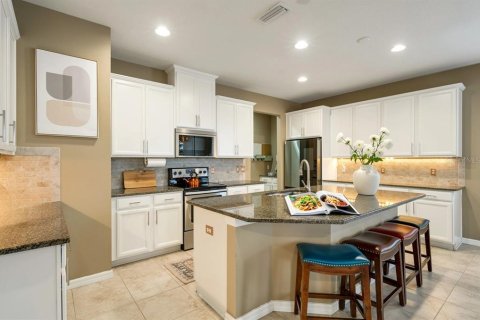 House in Lutz, Florida 5 bedrooms, 268.12 sq.m. № 2120006 - photo 12