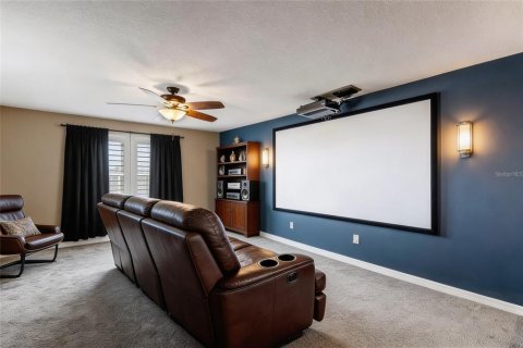 House in Lutz, Florida 5 bedrooms, 268.12 sq.m. № 2120006 - photo 15