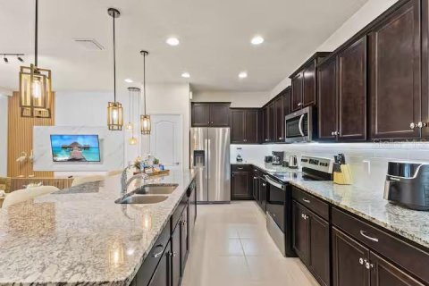 Adosado en venta en Kissimmee, Florida, 5 dormitorios, 210.24 m2 № 2197781 - foto 20