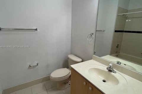 Снять в аренду таунхаус в Хомстед, Флорида 3 спальни, 112.97м2, № 1992394 - фото 4