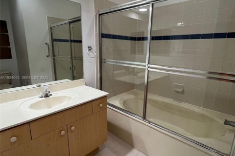 Снять в аренду таунхаус в Хомстед, Флорида 3 спальни, 112.97м2, № 1992394 - фото 11