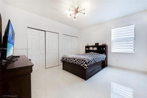 House in Homestead, Florida 3 bedrooms, 200.67 sq.m. № 1949158 - photo 10