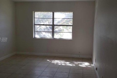 Condominio en venta en Plantation, Florida, 1 dormitorio, 68.38 m2 № 2045456 - foto 4