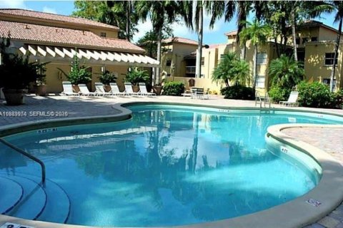 Condominio en venta en Plantation, Florida, 1 dormitorio, 68.38 m2 № 2045456 - foto 10