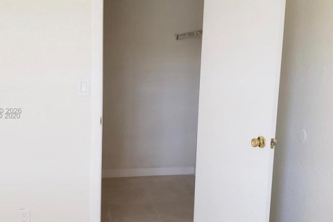 Condominio en venta en Plantation, Florida, 1 dormitorio, 68.38 m2 № 2045456 - foto 5