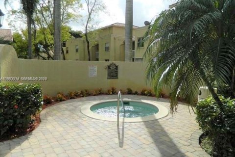 Condominio en venta en Plantation, Florida, 1 dormitorio, 68.38 m2 № 2045456 - foto 12