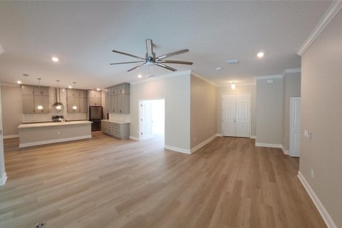 House in Orlando, Florida 5 bedrooms, 376.35 sq.m. № 1631989 - photo 4