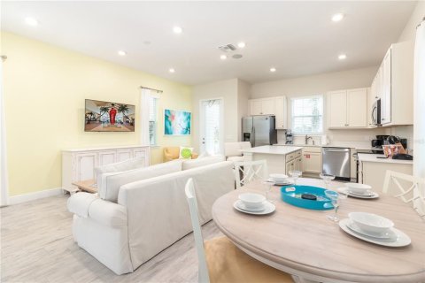 Villa ou maison à louer à Kissimmee, Floride: 2 chambres, 120.4 m2 № 1613437 - photo 6