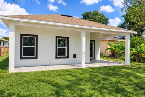 Villa ou maison à vendre à Orlando, Floride: 3 chambres, 153.75 m2 № 2411579 - photo 4