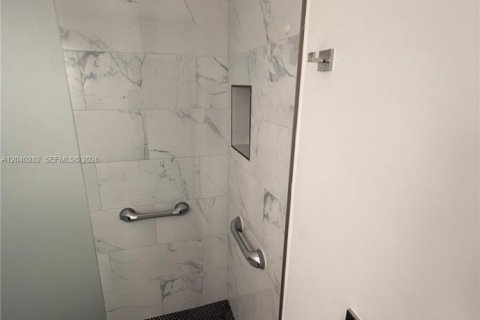 Condo in North Miami, Florida, 1 bedroom  № 2086616 - photo 11