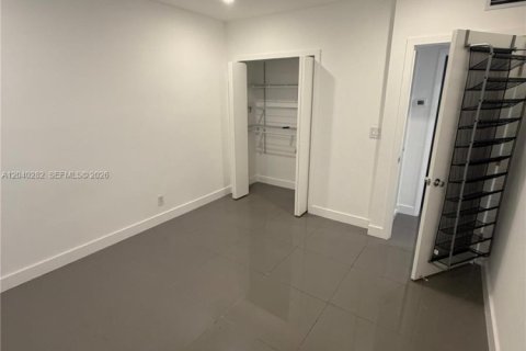 Condo in North Miami, Florida, 1 bedroom  № 2086616 - photo 19