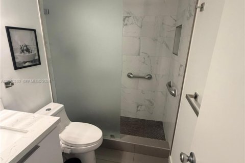 Condo in North Miami, Florida, 1 bedroom  № 2086616 - photo 10
