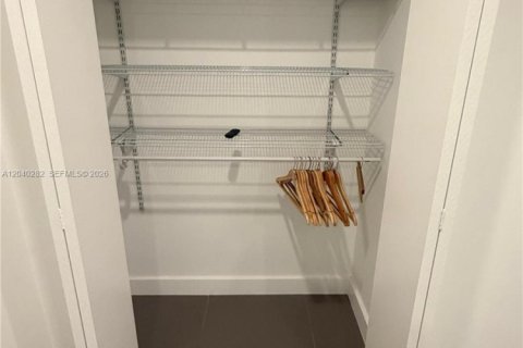Condo in North Miami, Florida, 1 bedroom  № 2086616 - photo 18