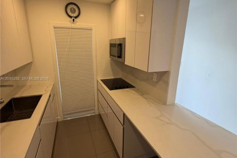 Condo in North Miami, Florida, 1 bedroom  № 2086616 - photo 21