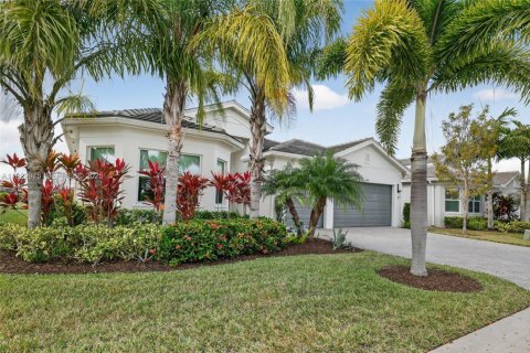 House in Port St. Lucie, Florida 3 bedrooms, 255.76 sq.m. № 1988646 - photo 3