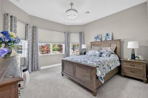 House in Port St. Lucie, Florida 3 bedrooms, 255.76 sq.m. № 1988646 - photo 29