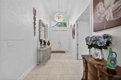 House in Port St. Lucie, Florida 3 bedrooms, 255.76 sq.m. № 1988646 - photo 6