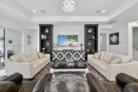 House in Port St. Lucie, Florida 3 bedrooms, 255.76 sq.m. № 1988646 - photo 10