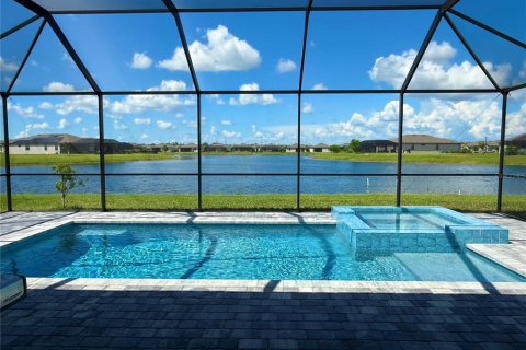 House in Port Charlotte, Florida 4 bedrooms, 205.96 sq.m. № 2356523 - photo 25