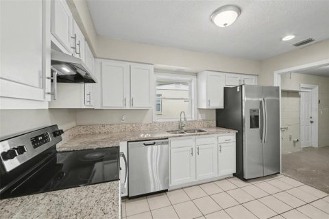 Villa ou maison à vendre à Orlando, Floride: 4 chambres, 160.54 m2 № 2117802 - photo 6