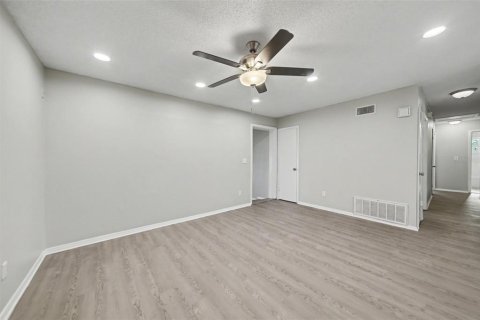 Villa ou maison à vendre à Orlando, Floride: 4 chambres, 160.54 m2 № 2117802 - photo 9