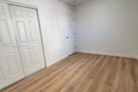 Appartement à louer à Miami, Floride: 2 chambres, 568.56 m2 № 1985302 - photo 5