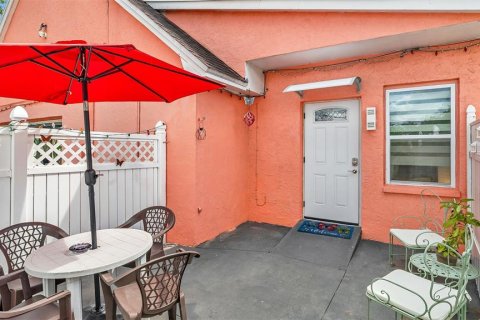 Casa en venta en Tampa, Florida, 5 dormitorios, 211.26 m2 № 2299814 - foto 14